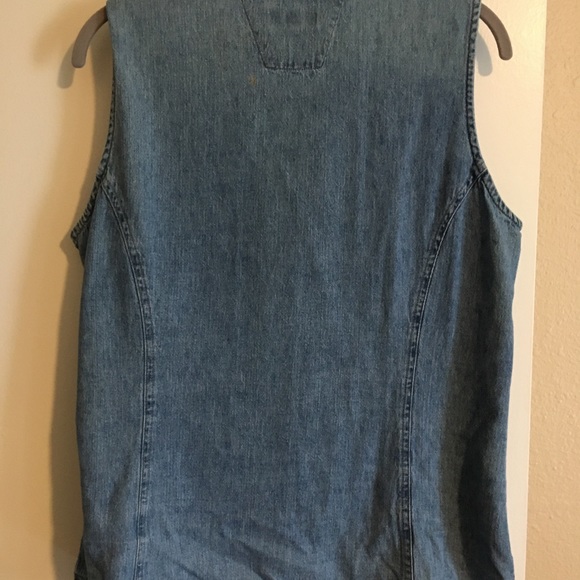 Sleeveless denim top. Soft and lightweight. - Picture 3 of 8